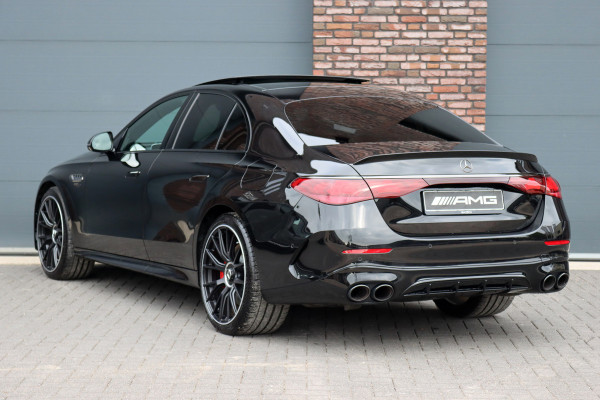 Mercedes-Benz E-Klasse AMG 53 4MATIC+ Premium+ | MBUX Hyperscreen | Achterasbesturing | Distronic | AMG Drivers Package | Burmester | Digital Light | Stoelverwarming V+A | Performance-Stoel |