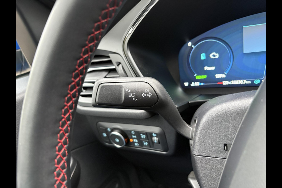 Ford Kuga 2.5 PHEV ST-Line | Wegklapbare trekhaak | Winter Pack | 2.100kg trekgewicht Ford Kuga 2.5 PHEV ST-Line | Wegklapbare trekhaak | Winter Pack | 2.100kg trekgewicht