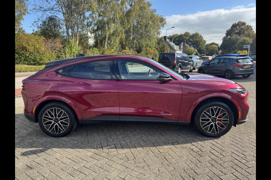 Ford Mustang Mach-E Extended Premium RWD 88 kWh | SCI |296pk | Ford Voorraad | Technology Pack Plus Ford Mustang Mach-E Extended Premium RWD 88 kWh | SCI |296pk | Ford Voorraad | Technology Pack Plus