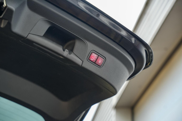 Mercedes-Benz GLE Coupé 400 d 4MATIC AMG Panoramadak Adapt. Cruise Burmester Stoelvent. HUD Ambient Trekhaak 21”LM