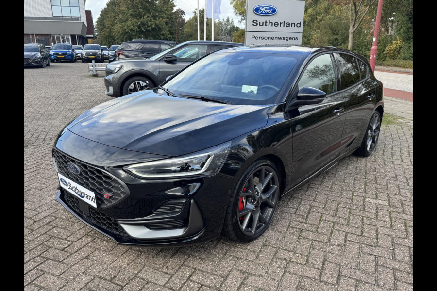Ford Focus 2.3 EcoBoost ST-3 | 280pk Automaat |  Performance Pack | AGR-stoelen | Winter Pack | Adaptive cruise control | Head up Display | Camera