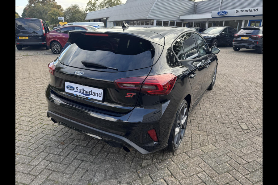 Ford Focus 2.3 EcoBoost ST-3 | 280pk Automaat |  Performance Pack | AGR-stoelen | Winter Pack | Adaptive cruise control | Head up Display | Camera