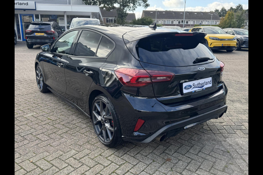 Ford Focus 2.3 EcoBoost ST-3 | 280pk Automaat |  Performance Pack | AGR-stoelen | Winter Pack | Adaptive cruise control | Head up Display | Camera