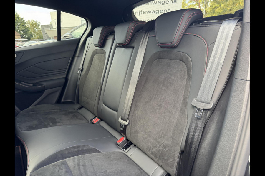 Ford Focus 2.3 EcoBoost ST-3 | 280pk Automaat |  Performance Pack | AGR-stoelen | Winter Pack | Adaptive cruise control | Head up Display | Camera