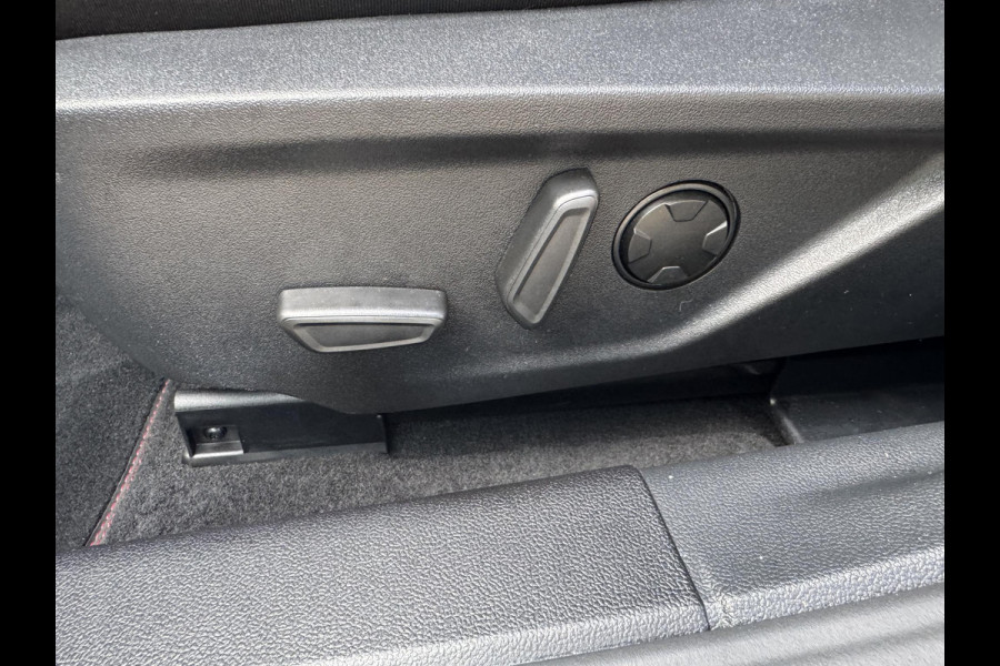 Ford Focus 2.3 EcoBoost ST-3 | 280pk Automaat |  Performance Pack | AGR-stoelen | Winter Pack | Adaptive cruise control | Head up Display | Camera