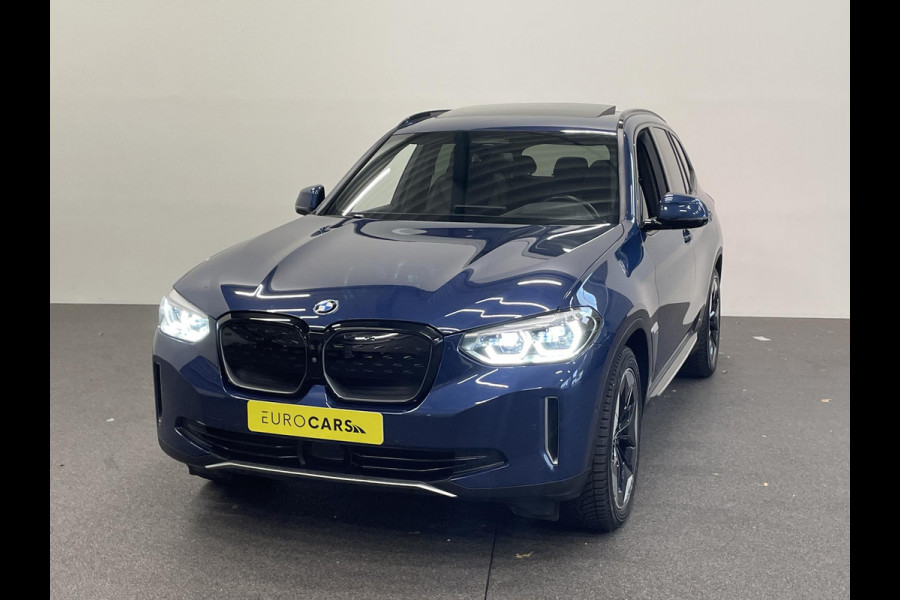 BMW iX3 High Executive 80 kWh EV Leder Navi Carplay/Androidauto Sensoren voor en achter 360 Camera Full Led Pano Dak Head-Up display Harman Kardon Adaptieve Cruise Control