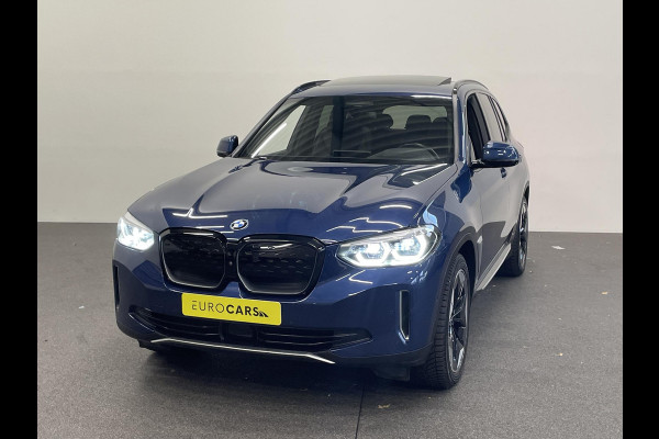 BMW iX3 High Executive 80 kWh EV Leder Navi Carplay/Androidauto Sensoren voor en achter 360 Camera Full Led Pano Dak Head-Up display Harman Kardon Adaptieve Cruise Control