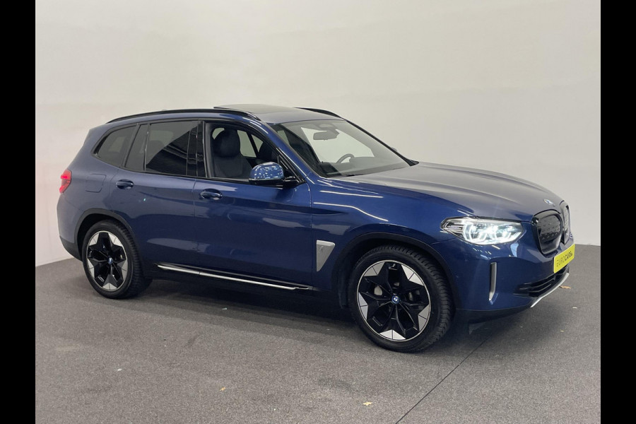 BMW iX3 High Executive 80 kWh EV Leder Navi Carplay/Androidauto Sensoren voor en achter 360 Camera Full Led Pano Dak Head-Up display Harman Kardon Adaptieve Cruise Control