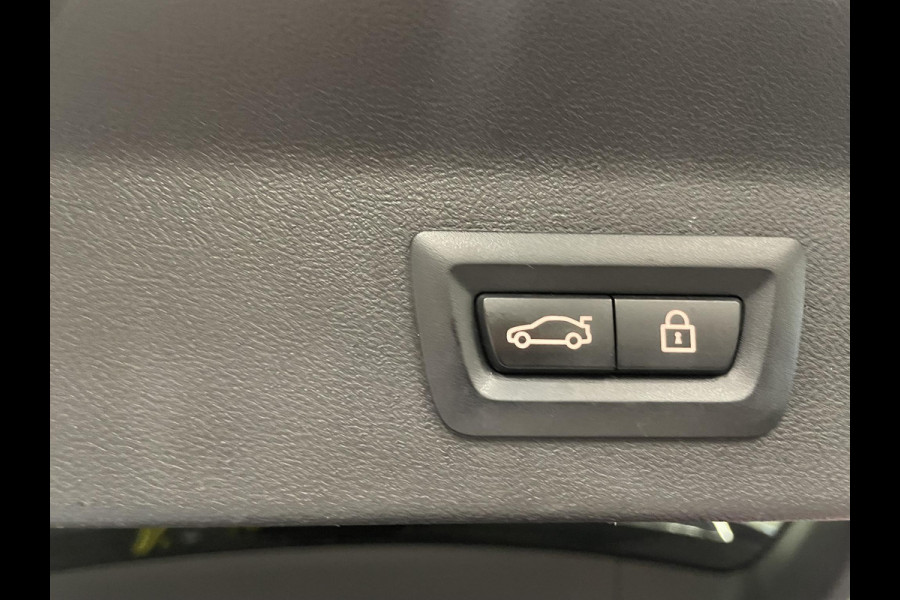 BMW iX3 High Executive 80 kWh EV Leder Navi Carplay/Androidauto Sensoren voor en achter 360 Camera Full Led Pano Dak Head-Up display Harman Kardon Adaptieve Cruise Control