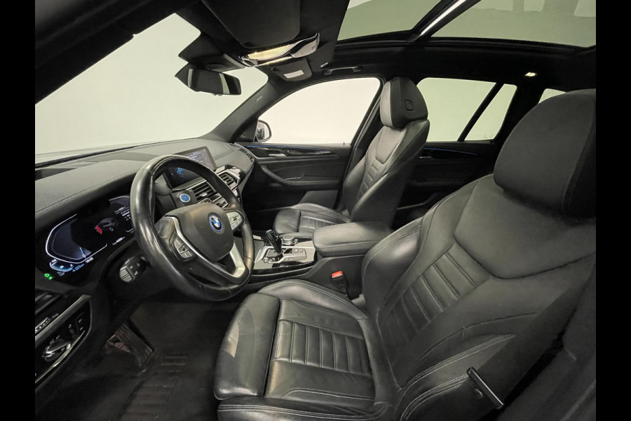 BMW iX3 High Executive 80 kWh EV Leder Navi Carplay/Androidauto Sensoren voor en achter 360 Camera Full Led Pano Dak Head-Up display Harman Kardon Adaptieve Cruise Control