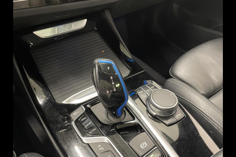 BMW iX3 High Executive 80 kWh EV Leder Navi Carplay/Androidauto Sensoren voor en achter 360 Camera Full Led Pano Dak Head-Up display Harman Kardon Adaptieve Cruise Control