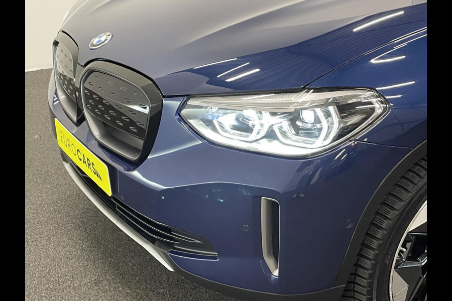 BMW iX3 High Executive 80 kWh EV Leder Navi Carplay/Androidauto Sensoren voor en achter 360 Camera Full Led Pano Dak Head-Up display Harman Kardon Adaptieve Cruise Control
