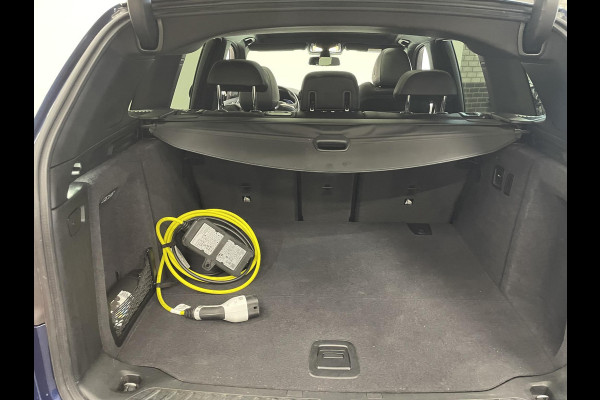 BMW iX3 High Executive 80 kWh EV Leder Navi Carplay/Androidauto Sensoren voor en achter 360 Camera Full Led Pano Dak Head-Up display Harman Kardon Adaptieve Cruise Control