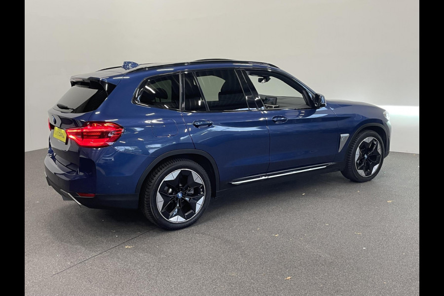 BMW iX3 High Executive 80 kWh EV Leder Navi Carplay/Androidauto Sensoren voor en achter 360 Camera Full Led Pano Dak Head-Up display Harman Kardon Adaptieve Cruise Control