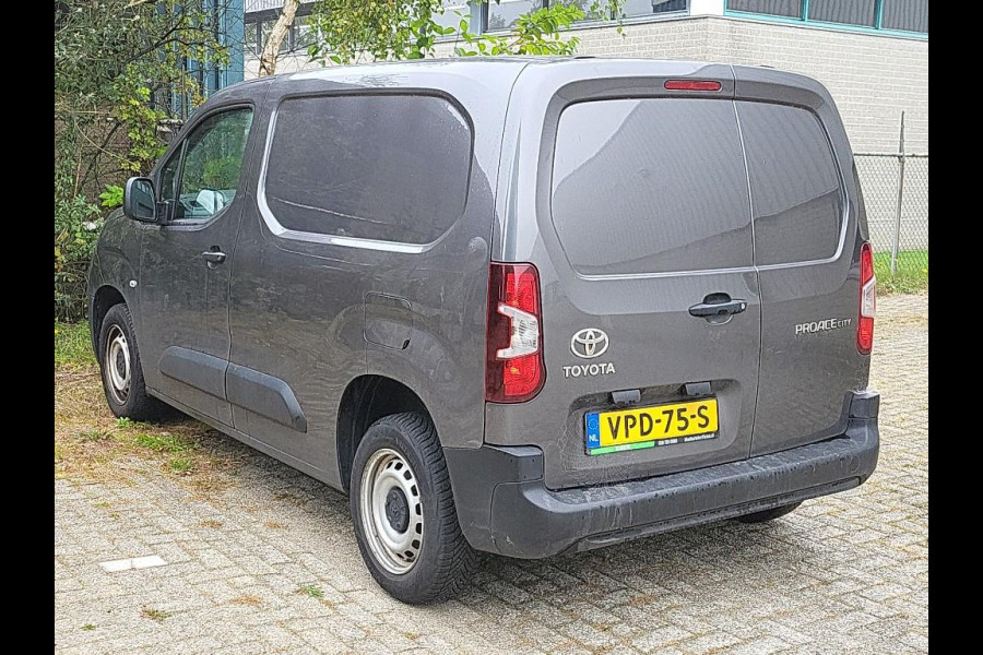 Toyota PROACE CITY 1.5 D-4D Cool Toyota PROACE CITY 1.5 D-4D Cool
