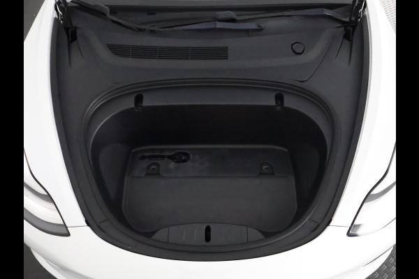 Tesla Model 3 BLACKLINE BI-TONE PANO STD ACCUTEST 86% RWD 60 kWH LEDER.NAVI.CAMERA.AUTOPILOT, STOELVERWARMING EN NOG VEEL MEER! Tesla Model 3 BLACKLINE BI-TONE PANO STD ACCUTEST 86% RWD 60 kWH LEDER.NAVI.CAMERA.AUTOPILOT, STOELVERWARMING EN NOG VEEL MEER!