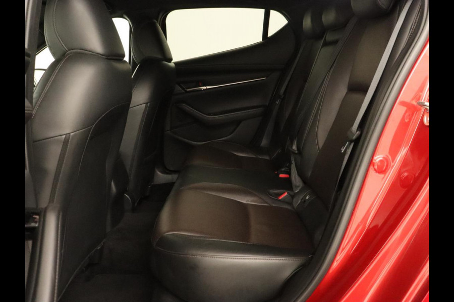 Mazda 3 2.0 SA-X Luxury | Camera | Bluetooth | Trekhaak | Automaat | Leder | Led | Stoelverwarming | Memory | Adaptive cruise | DAB | Head-up display | Bose Sound