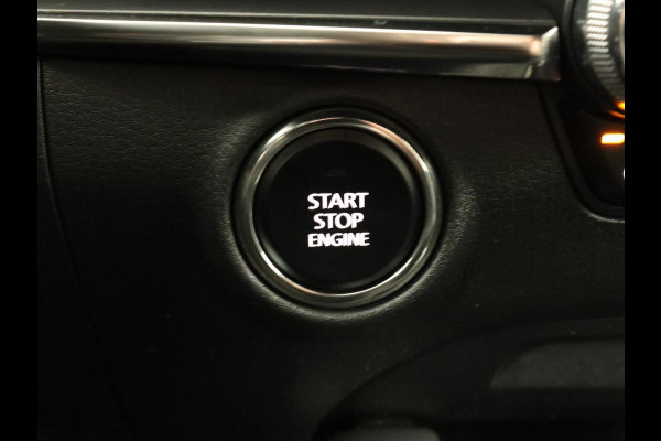 Mazda 3 2.0 SA-X Luxury | Camera | Bluetooth | Trekhaak | Automaat | Leder | Led | Stoelverwarming | Memory | Adaptive cruise | DAB | Head-up display | Bose Sound