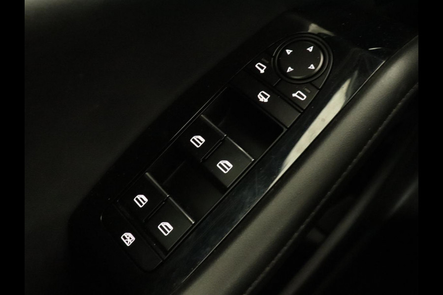 Mazda 3 2.0 SA-X Luxury | Camera | Bluetooth | Trekhaak | Automaat | Leder | Led | Stoelverwarming | Memory | Adaptive cruise | DAB | Head-up display | Bose Sound