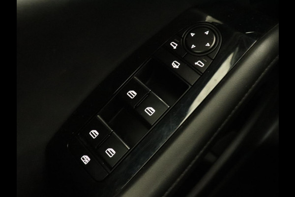 Mazda 3 2.0 SA-X Luxury | Camera | Bluetooth | Trekhaak | Automaat | Leder | Led | Stoelverwarming | Memory | Adaptive cruise | DAB | Head-up display | Bose Sound