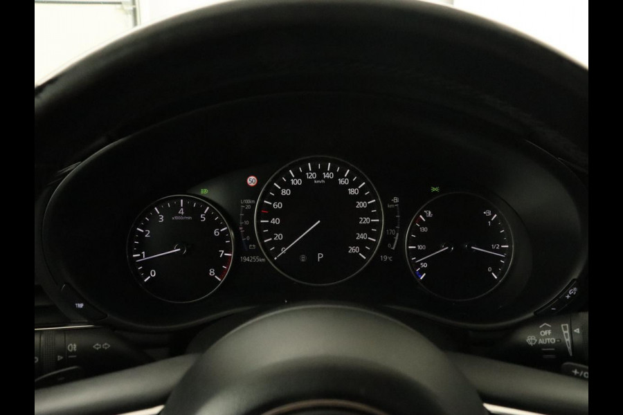 Mazda 3 2.0 SA-X Luxury | Camera | Bluetooth | Trekhaak | Automaat | Leder | Led | Stoelverwarming | Memory | Adaptive cruise | DAB | Head-up display | Bose Sound