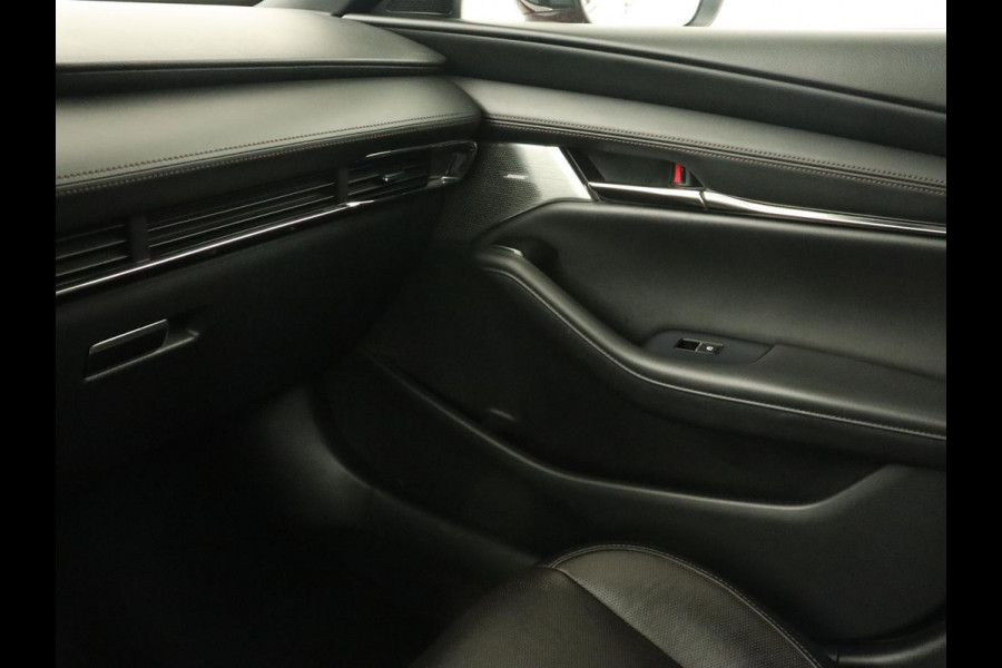 Mazda 3 2.0 SA-X Luxury | Camera | Bluetooth | Trekhaak | Automaat | Leder | Led | Stoelverwarming | Memory | Adaptive cruise | DAB | Head-up display | Bose Sound