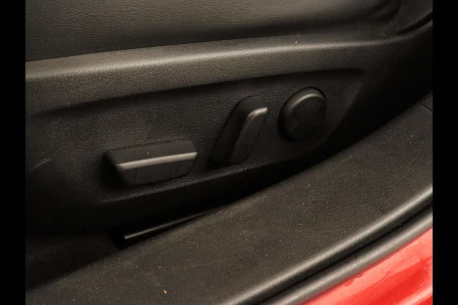 Mazda 3 2.0 SA-X Luxury | Camera | Bluetooth | Trekhaak | Automaat | Leder | Led | Stoelverwarming | Memory | Adaptive cruise | DAB | Head-up display | Bose Sound