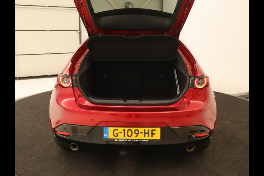 Mazda 3 2.0 SA-X Luxury | Camera | Bluetooth | Trekhaak | Automaat | Leder | Led | Stoelverwarming | Memory | Adaptive cruise | DAB | Head-up display | Bose Sound