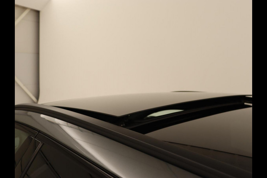 Mercedes-Benz C-Klasse 300e AMG Night | Panoramadak | Trekhaak | Sfeerverlichting | Massage | Adaptive cruise | Stoelverwarming | 360 Camera | Leder | Memory | Carplay | PHEV | Plug In Mercedes-Benz C-Klasse 300e AMG Night | Panoramadak | Trekhaak | Sfeerverlichting | Massage | Adaptive cruise | Stoelverwarming | 360 Camera | Leder | Memory | Carplay | PHEV | Plug In