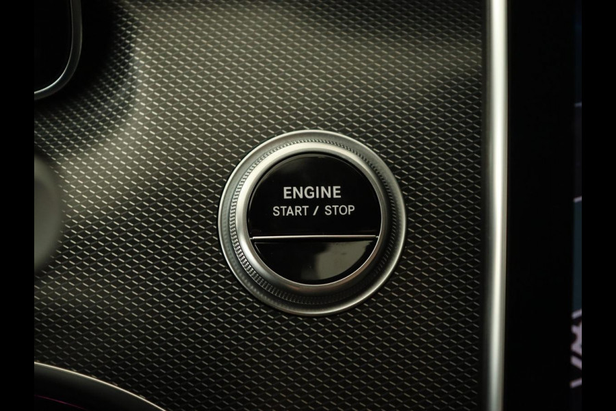 Mercedes-Benz C-Klasse 300e AMG Night | Panoramadak | Trekhaak | Sfeerverlichting | Massage | Adaptive cruise | Stoelverwarming | 360 Camera | Leder | Memory | Carplay | PHEV | Plug In Mercedes-Benz C-Klasse 300e AMG Night | Panoramadak | Trekhaak | Sfeerverlichting | Massage | Adaptive cruise | Stoelverwarming | 360 Camera | Leder | Memory | Carplay | PHEV | Plug In