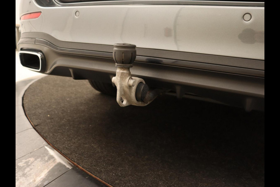 Mercedes-Benz C-Klasse 300e AMG Night | Panoramadak | Trekhaak | Sfeerverlichting | Massage | Adaptive cruise | Stoelverwarming | 360 Camera | Leder | Memory | Carplay | PHEV | Plug In Mercedes-Benz C-Klasse 300e AMG Night | Panoramadak | Trekhaak | Sfeerverlichting | Massage | Adaptive cruise | Stoelverwarming | 360 Camera | Leder | Memory | Carplay | PHEV | Plug In