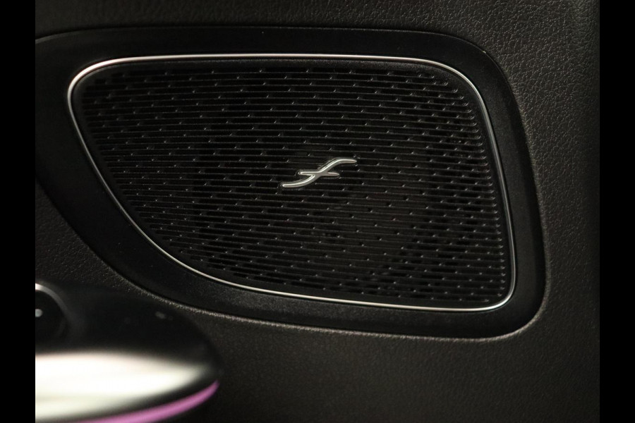 Mercedes-Benz C-Klasse 300e AMG Night | Panoramadak | Trekhaak | Sfeerverlichting | Massage | Adaptive cruise | Stoelverwarming | 360 Camera | Leder | Memory | Carplay | PHEV | Plug In Mercedes-Benz C-Klasse 300e AMG Night | Panoramadak | Trekhaak | Sfeerverlichting | Massage | Adaptive cruise | Stoelverwarming | 360 Camera | Leder | Memory | Carplay | PHEV | Plug In