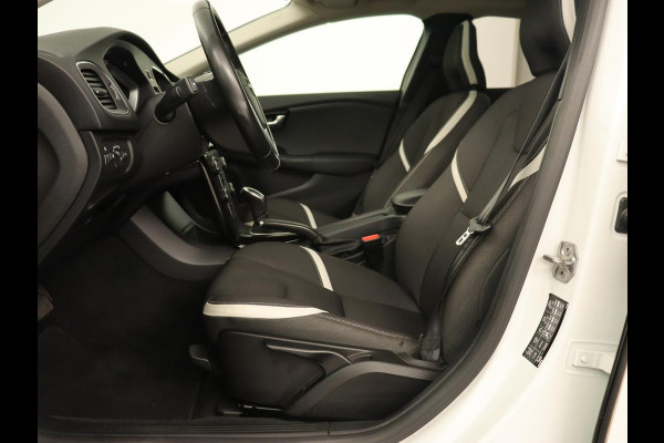 Volvo V40 1.5 T3 Dyn. Ed. | Full LED | Glazen dak | Automaat | Navigatie | Stoelverwarming | Harman/Kardon | Trekhaak