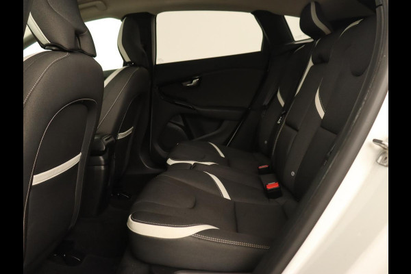 Volvo V40 1.5 T3 Dyn. Ed. | Full LED | Glazen dak | Automaat | Navigatie | Stoelverwarming | Harman/Kardon | Trekhaak