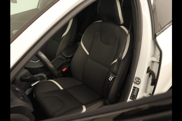 Volvo V40 1.5 T3 Dyn. Ed. | Full LED | Glazen dak | Automaat | Navigatie | Stoelverwarming | Harman/Kardon | Trekhaak