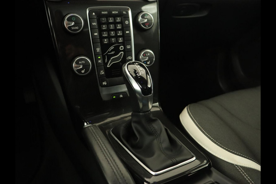 Volvo V40 1.5 T3 Dyn. Ed. | Full LED | Glazen dak | Automaat | Navigatie | Stoelverwarming | Harman/Kardon | Trekhaak