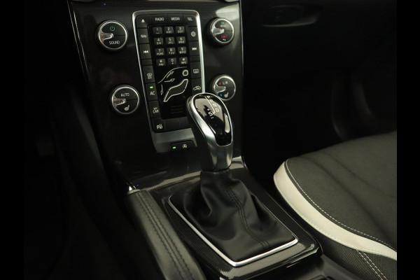 Volvo V40 1.5 T3 Dyn. Ed. | Full LED | Glazen dak | Automaat | Navigatie | Stoelverwarming | Harman/Kardon | Trekhaak