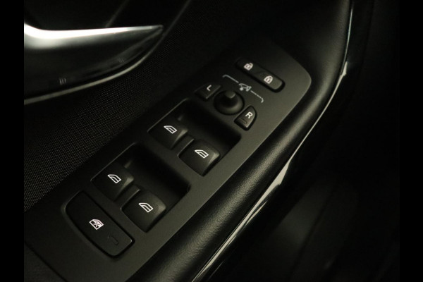 Volvo V40 1.5 T3 Dyn. Ed. | Full LED | Glazen dak | Automaat | Navigatie | Stoelverwarming | Harman/Kardon | Trekhaak