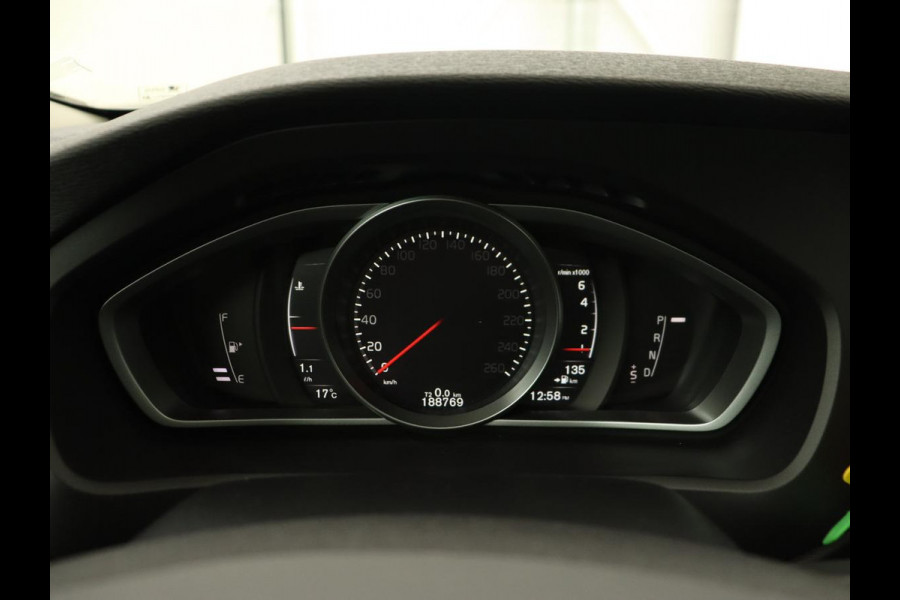 Volvo V40 1.5 T3 Dyn. Ed. | Full LED | Glazen dak | Automaat | Navigatie | Stoelverwarming | Harman/Kardon | Trekhaak