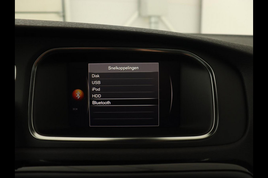 Volvo V40 1.5 T3 Dyn. Ed. | Full LED | Glazen dak | Automaat | Navigatie | Stoelverwarming | Harman/Kardon | Trekhaak