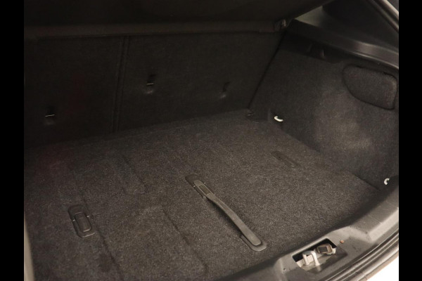 Volvo V40 1.5 T3 Dyn. Ed. | Full LED | Glazen dak | Automaat | Navigatie | Stoelverwarming | Harman/Kardon | Trekhaak