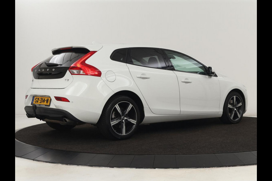 Volvo V40 1.5 T3 Dyn. Ed. | Full LED | Glazen dak | Automaat | Navigatie | Stoelverwarming | Harman/Kardon | Trekhaak