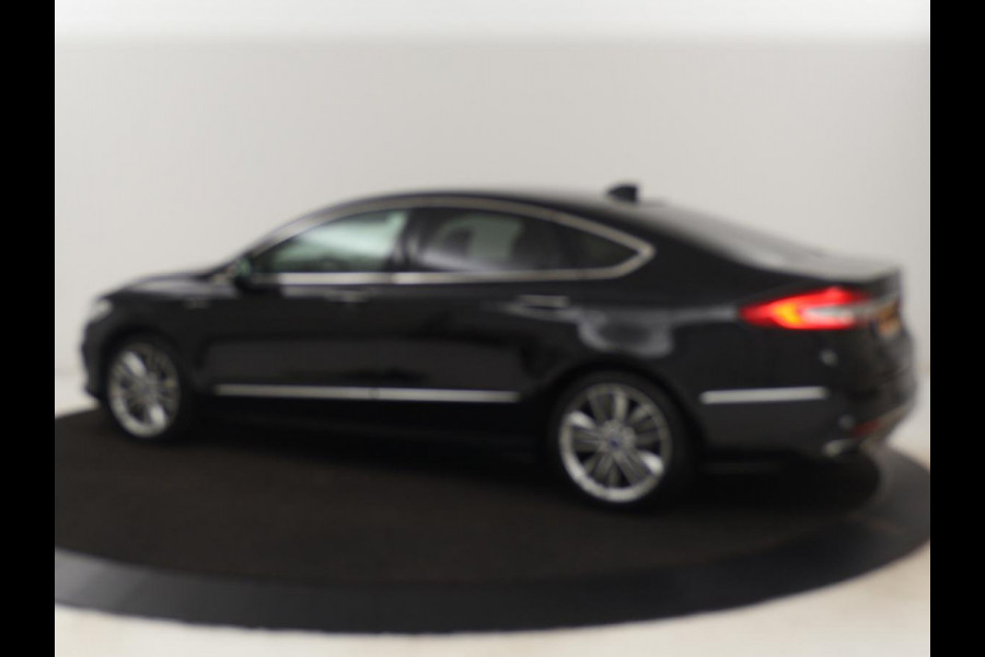 Ford Mondeo 2.0 IVCT HEV Vignale | Leder | Stoelverwarming | LED | LMV 18 inch | Navigatie | Carplay | Elektrische stoelen | Camera