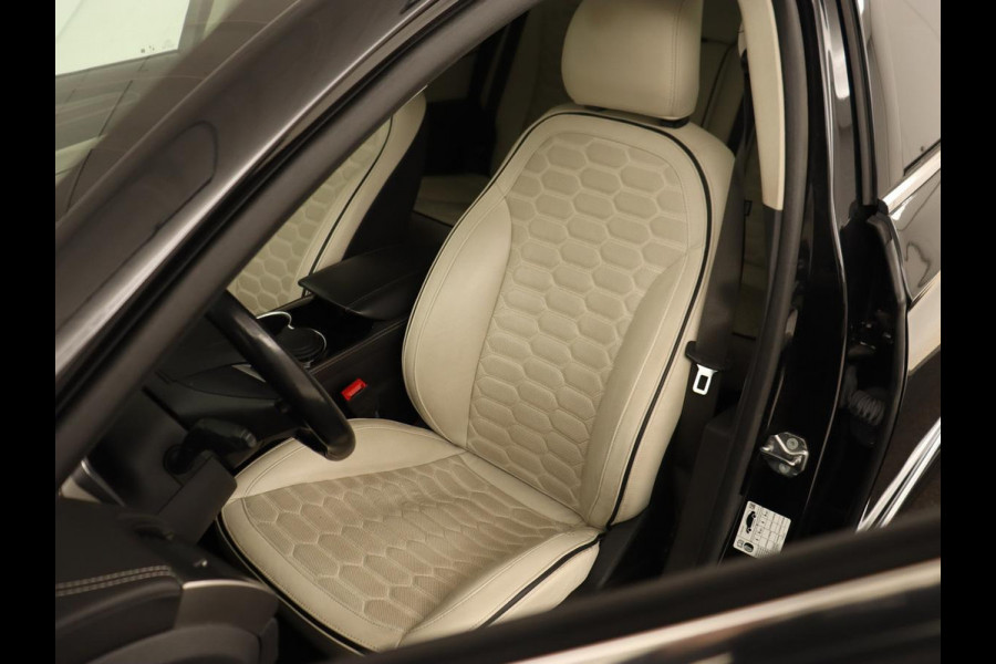 Ford Mondeo 2.0 IVCT HEV Vignale | Leder | Stoelverwarming | LED | LMV 18 inch | Navigatie | Carplay | Elektrische stoelen | Camera