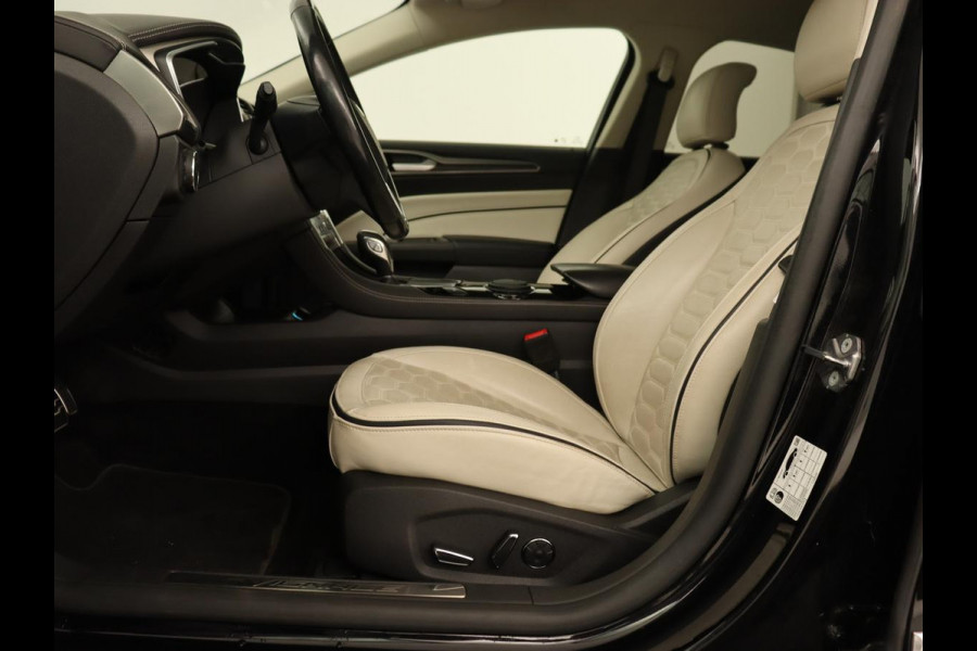 Ford Mondeo 2.0 IVCT HEV Vignale | Leder | Stoelverwarming | LED | LMV 18 inch | Navigatie | Carplay | Elektrische stoelen | Camera