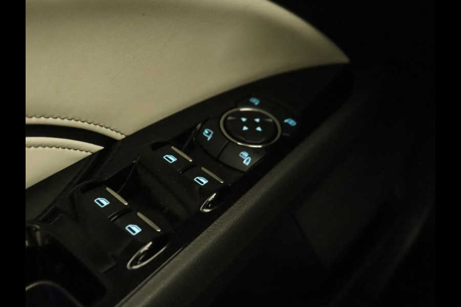 Ford Mondeo 2.0 IVCT HEV Vignale | Leder | Stoelverwarming | LED | LMV 18 inch | Navigatie | Carplay | Elektrische stoelen | Camera