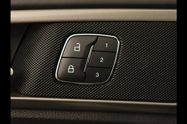 Ford Mondeo 2.0 IVCT HEV Vignale | Leder | Stoelverwarming | LED | LMV 18 inch | Navigatie | Carplay | Elektrische stoelen | Camera
