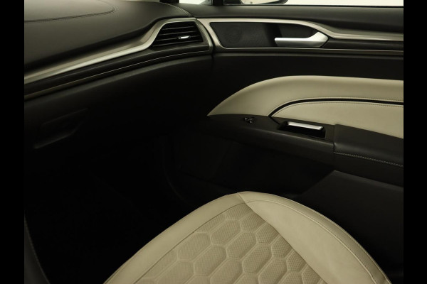 Ford Mondeo 2.0 IVCT HEV Vignale | Leder | Stoelverwarming | LED | LMV 18 inch | Navigatie | Carplay | Elektrische stoelen | Camera
