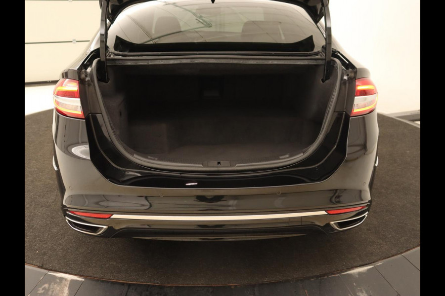 Ford Mondeo 2.0 IVCT HEV Vignale | Leder | Stoelverwarming | LED | LMV 18 inch | Navigatie | Carplay | Elektrische stoelen | Camera