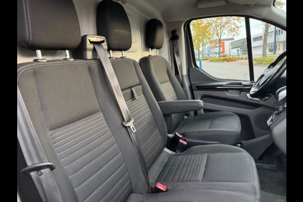 Ford Transit Custom 300 2.0 TDCI 130pk L2 H1 Limited Automaat 3persoons Airco/ECC,Navigatie,Camera 1e Eigenaar